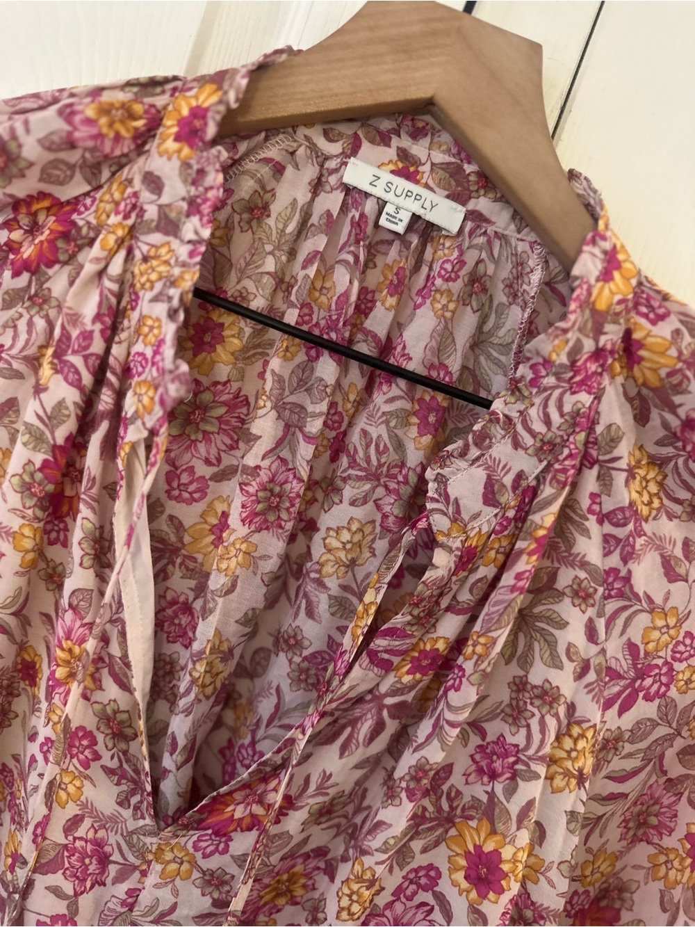 Evereve Z Supply Boho Chic Floral V-Neck Peasant Blouse - Pink Floral Sz Small - Picture 4 of 10